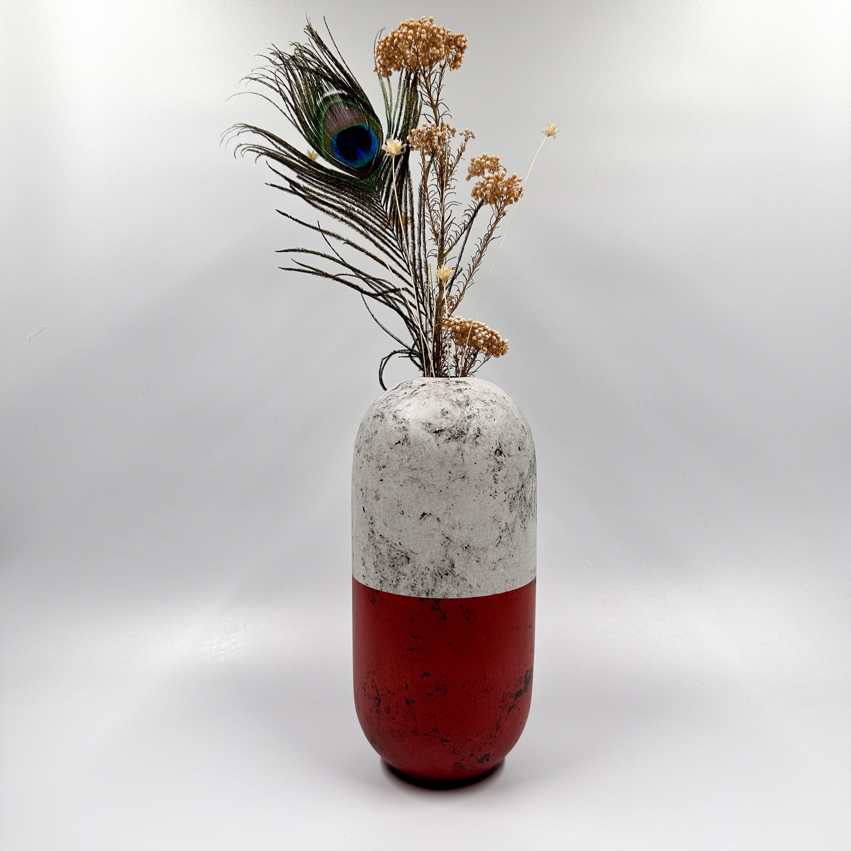 Handicraft sustainable and recycled paper vase from Asia. The home decor vase is made of recycled paper and is sold online on www.qacrafts.com.