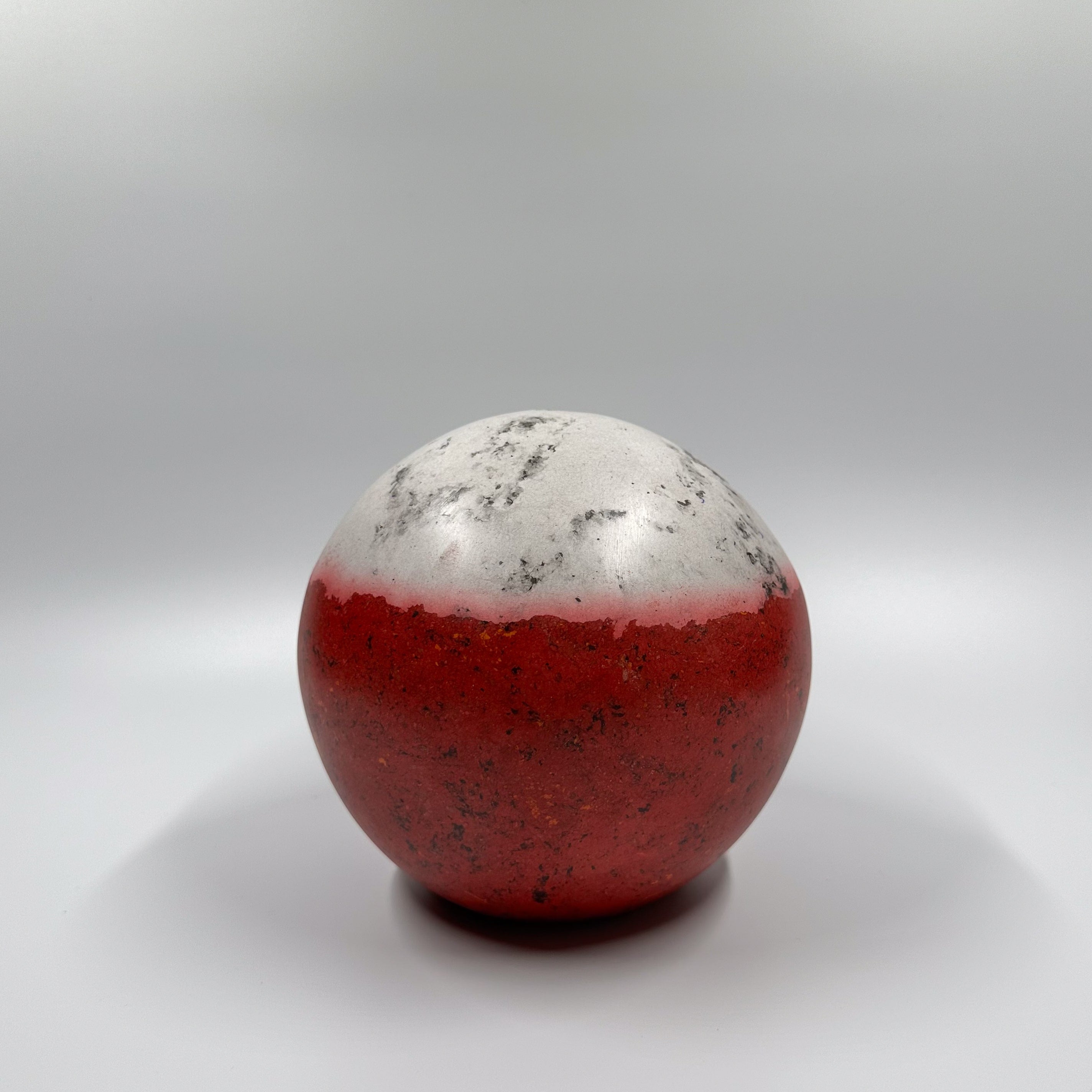 Handicraft sustainable and recycled paper vase from Asia. The home decor vase is made of recycled paper and is sold online on www.qacrafts.com.