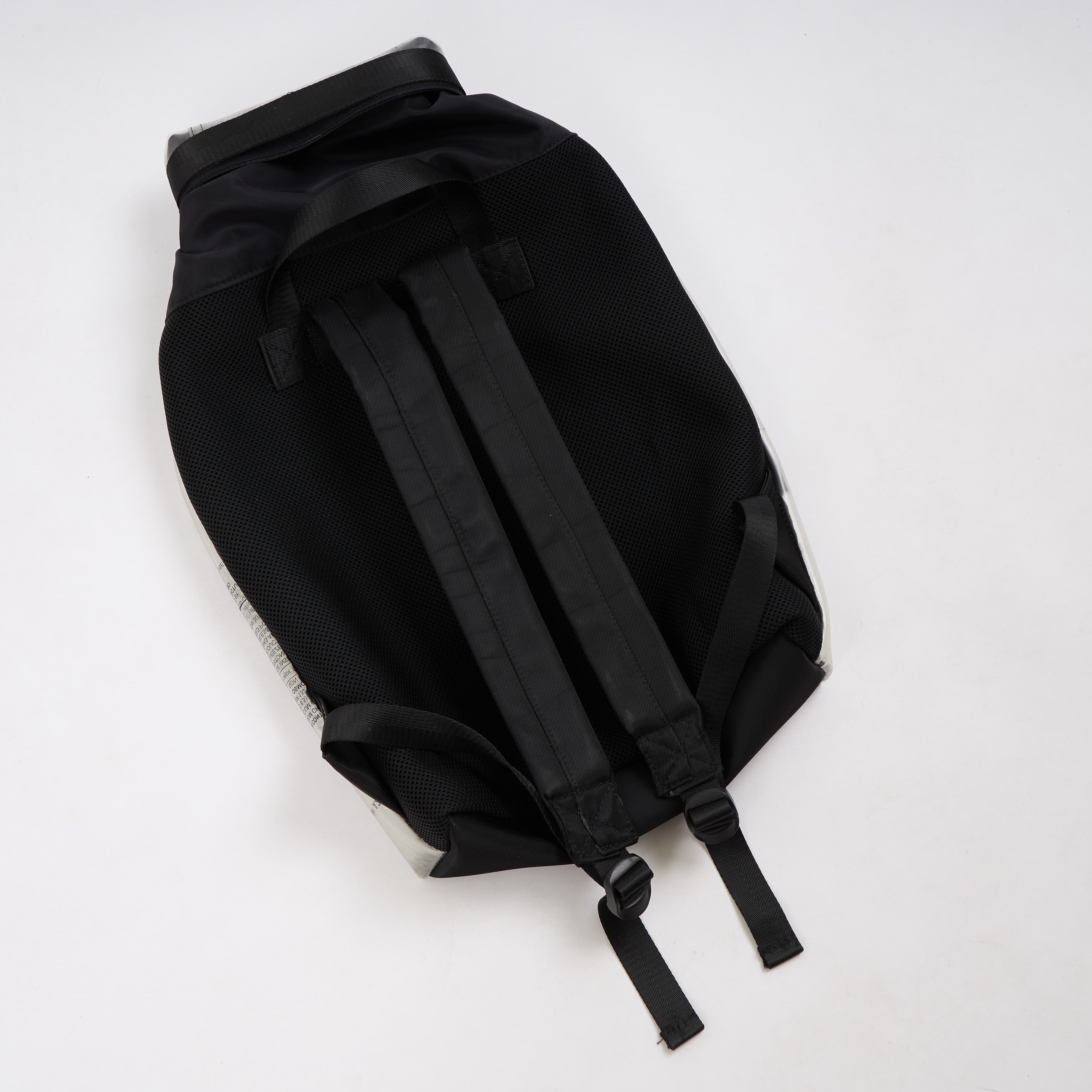 Handmade of recycled dialysis bags, it's a sustainable craft and ecofriendly. Sold by www.qacrafts.comHandmade of recycled dialysis bags, it's a sustainable craft and ecofriendly. Sold by www.qacrafts.com