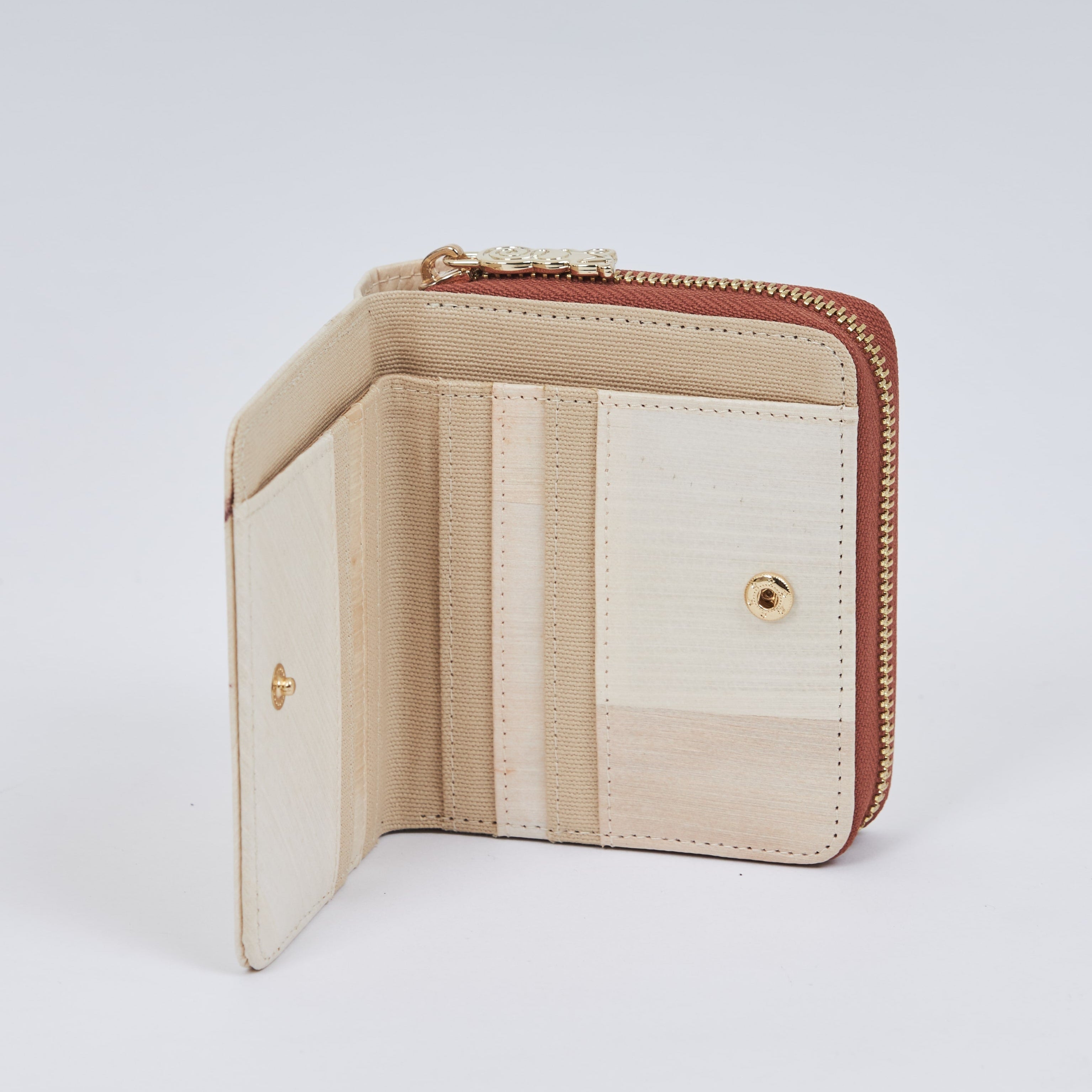 Handmade sustainable and natural wallet from Asia. The wallet is made of natural, vegan and toxic-free banana leather and sold online on www.qacrafts.com.