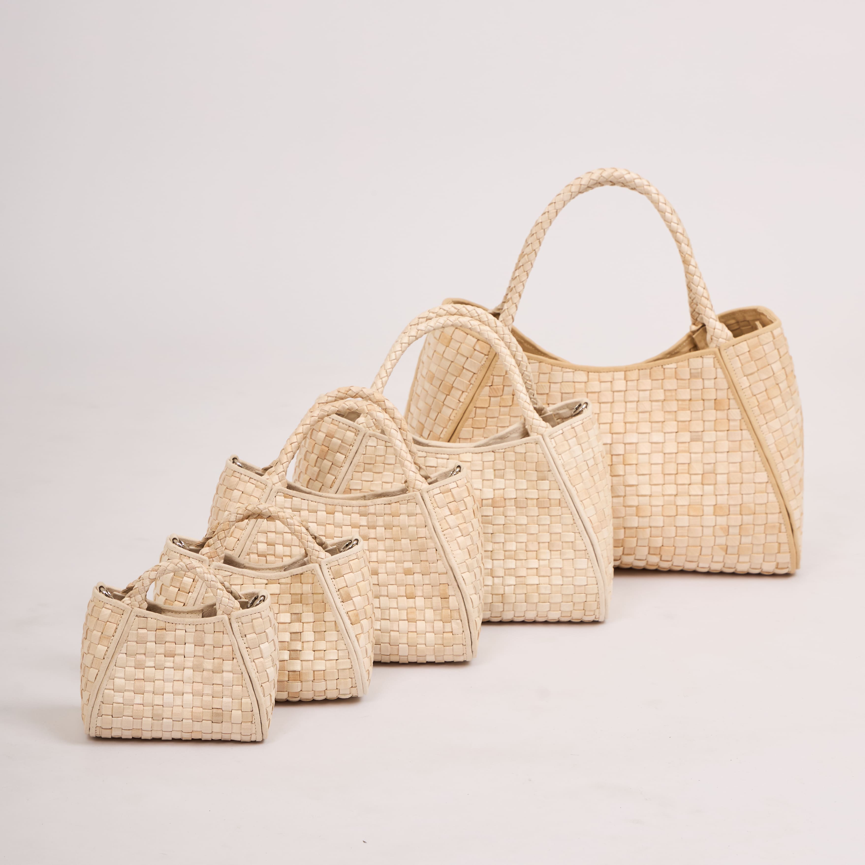 La Régente hand-woven banana leather bag with structured silhouette