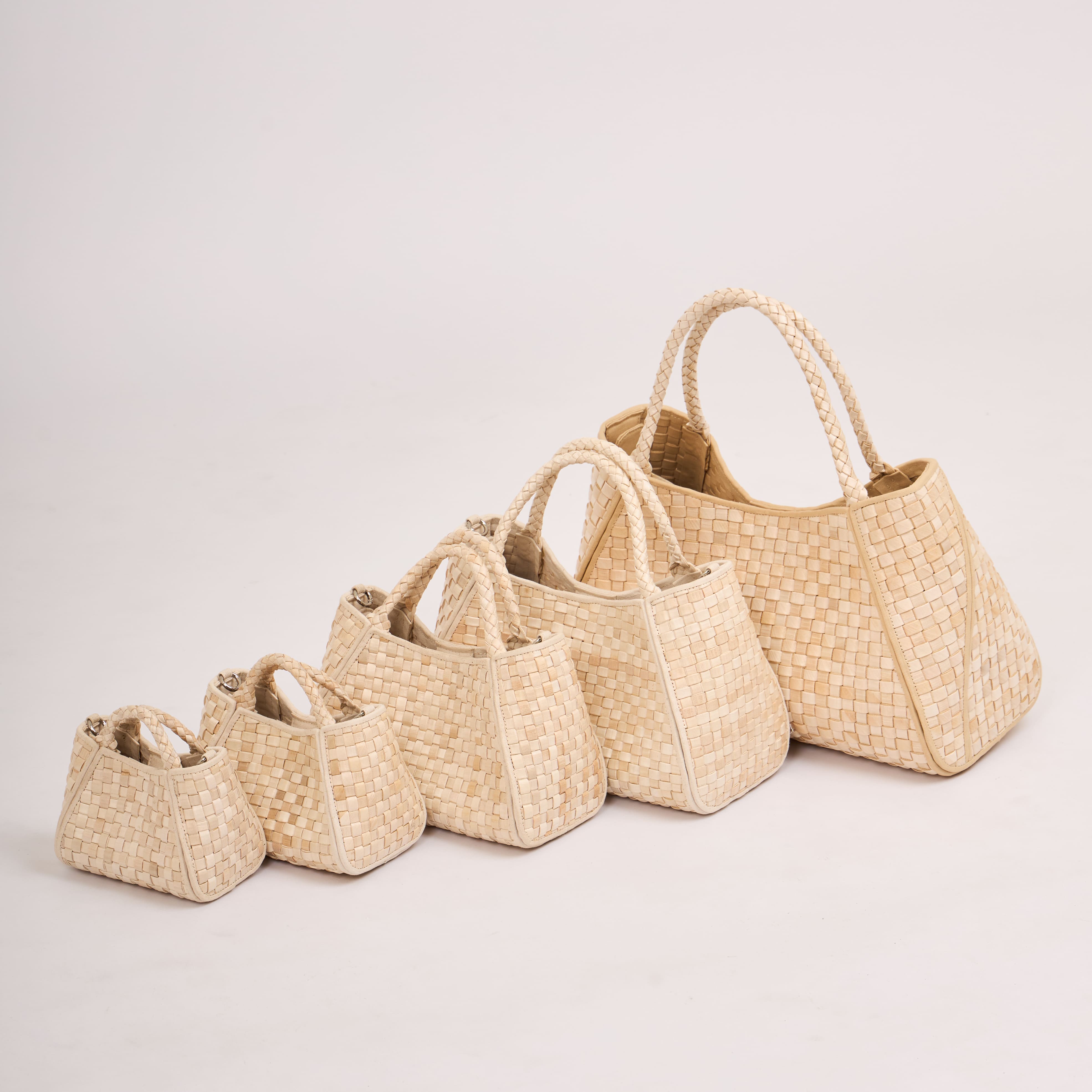 La Régente hand-woven banana leather bag with structured silhouette