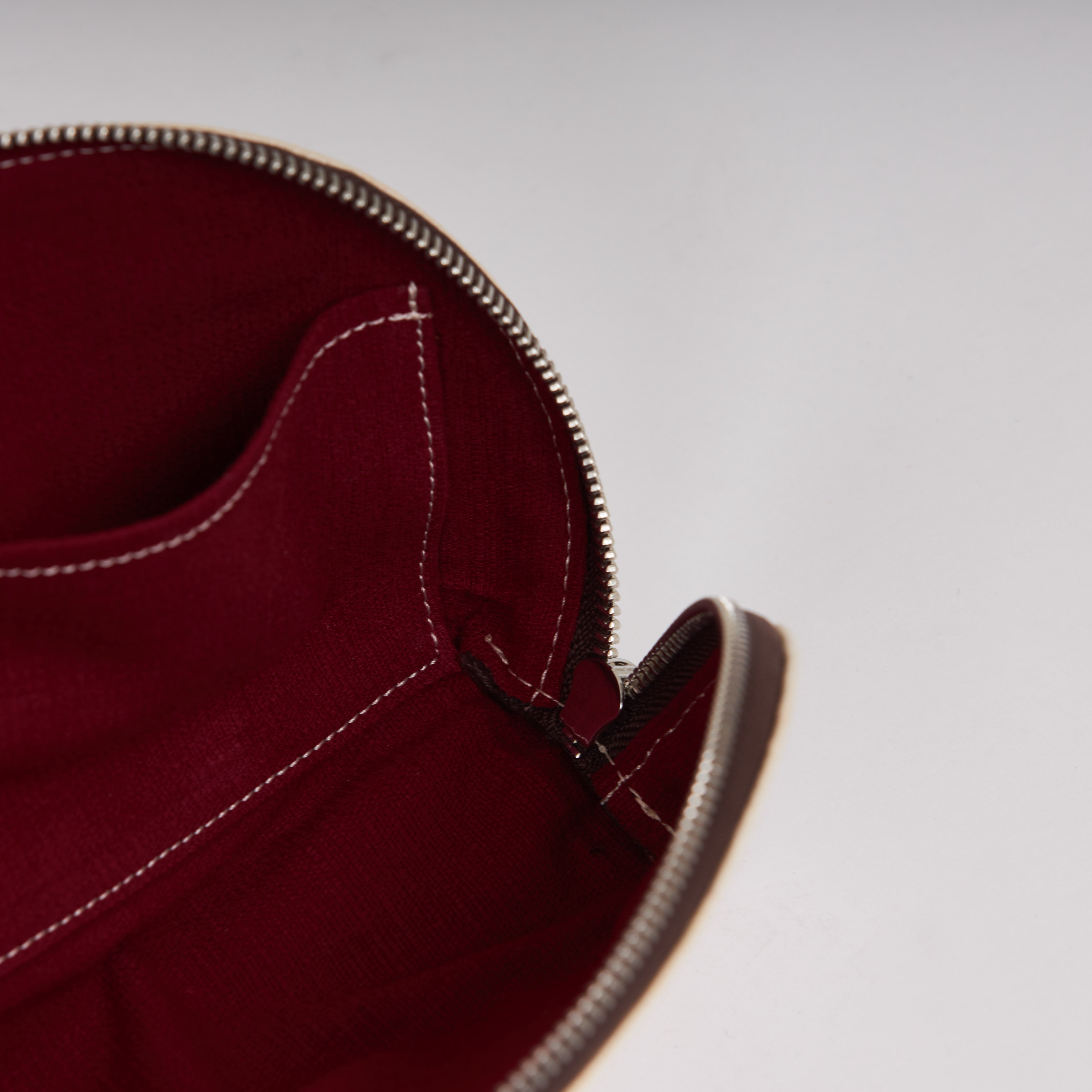 Nymphe Tanee, handmade of banana leather, a vegan, handmade, water resistant accessory. Discover more on www.qacrafts.com