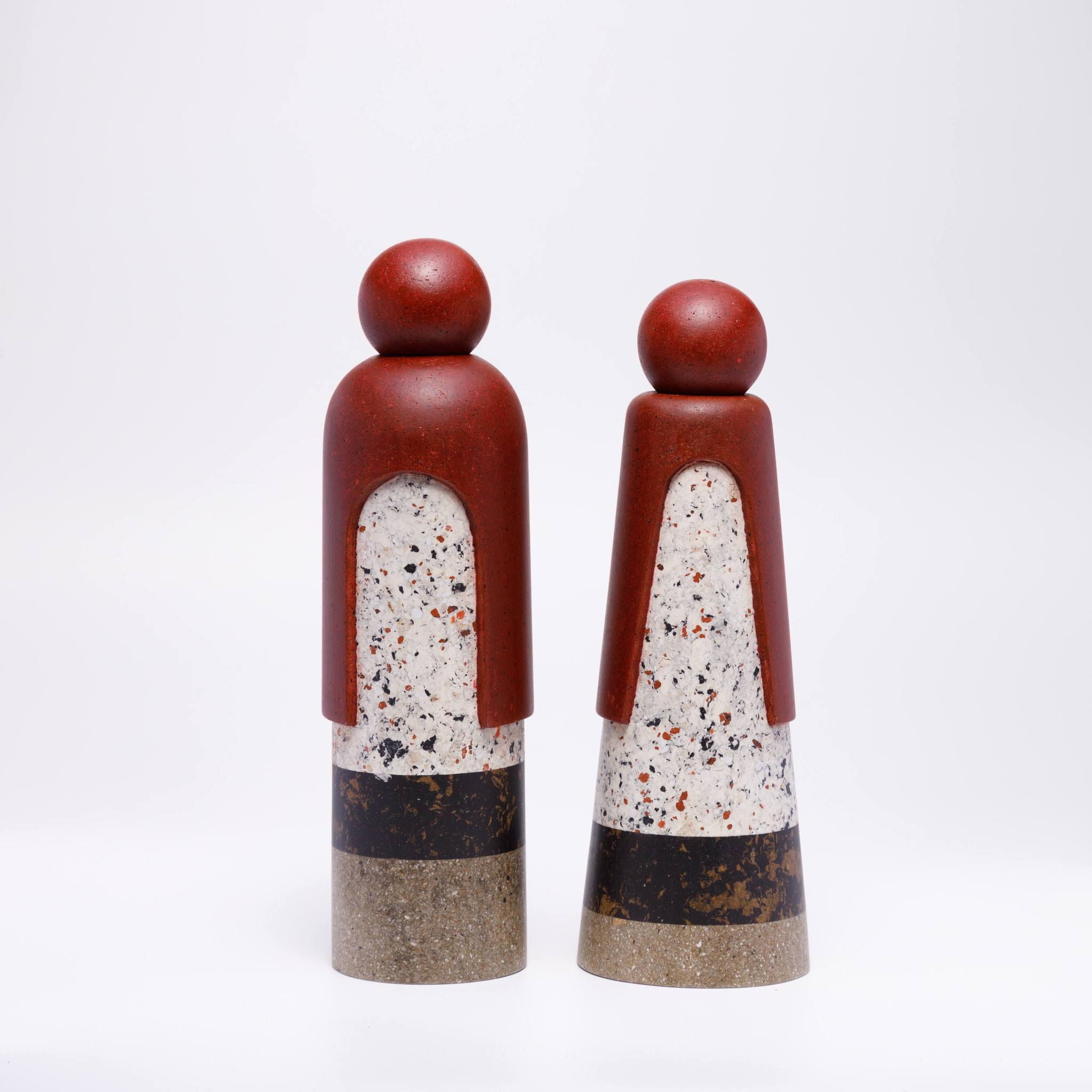 Handicraft sustainable and recycled decorative vase from Asia. The home decor vase is made of recycled paper and is sold online on www.qacrafts.com.